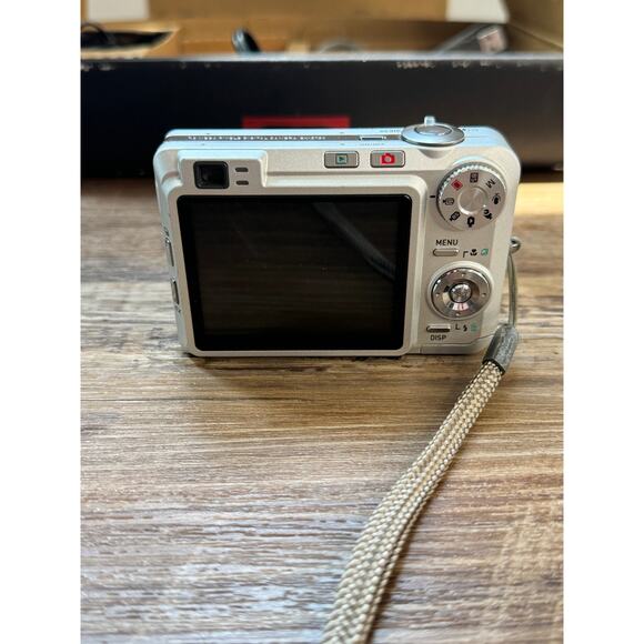 CASIO EXILIM EX-2750 7.2 Mega Pixels 3X Zoom With Charger USB Cradle - Picture 5 of 16